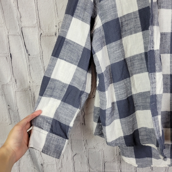 Time & Tru blue gray and white plaid hooded button up flannel shacket - Picture 6 of 8